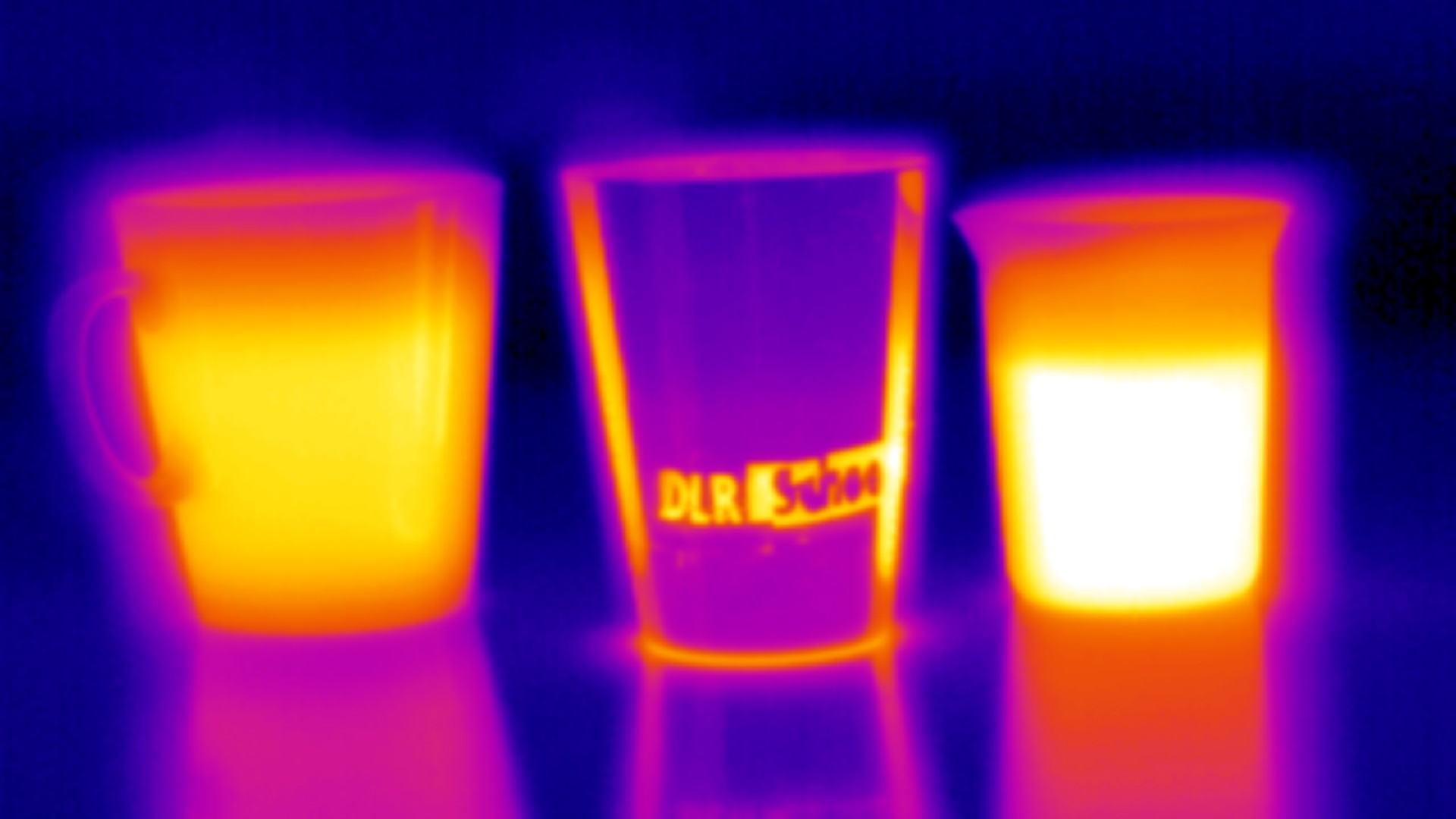 Bild: Wärmebild von Tassen | DLR (CC BY-NC-ND 3.0) Wärmebild von Tassen
